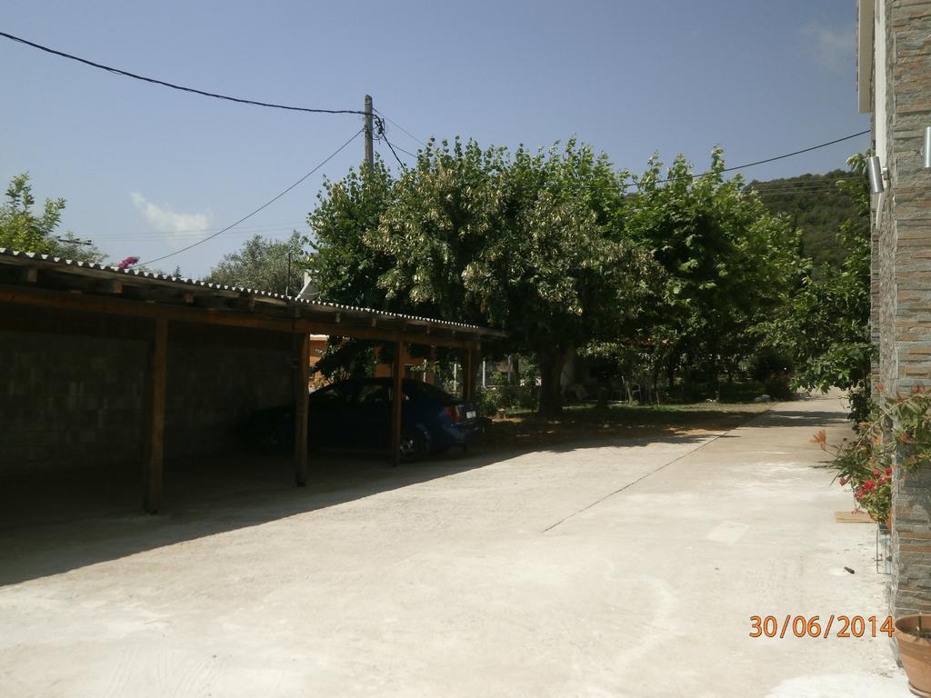 Ioannis Avrades Apartments Agiokampos Exterior foto