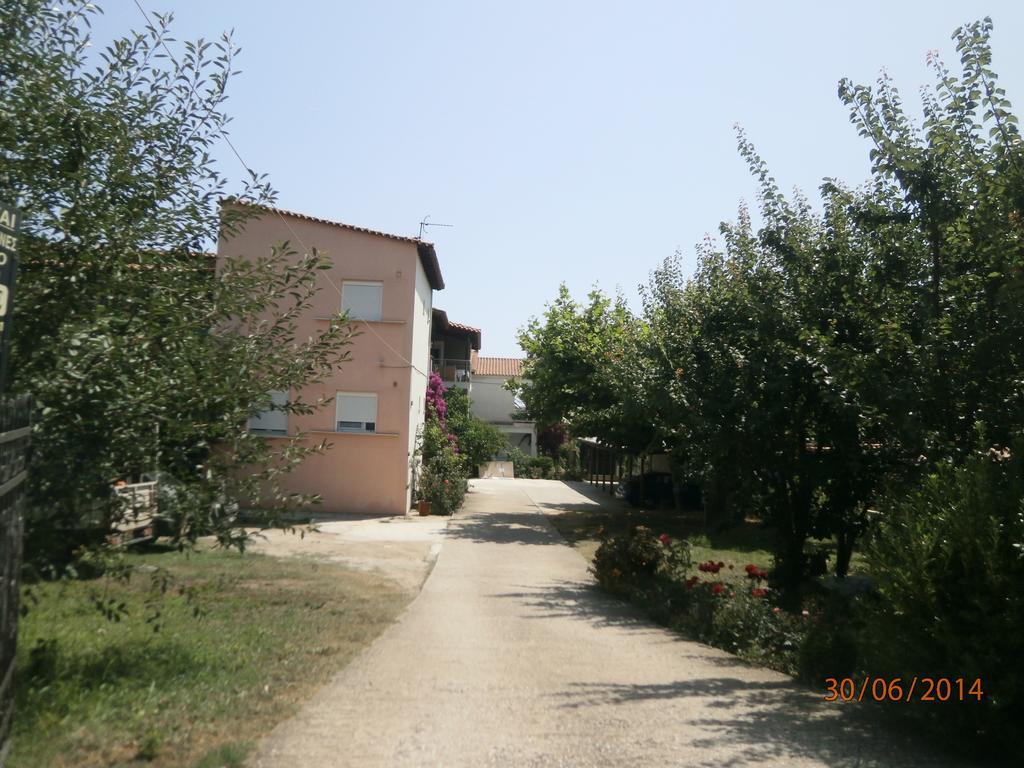Ioannis Avrades Apartments Agiokampos Exterior foto