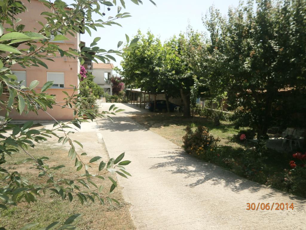 Ioannis Avrades Apartments Agiokampos Exterior foto
