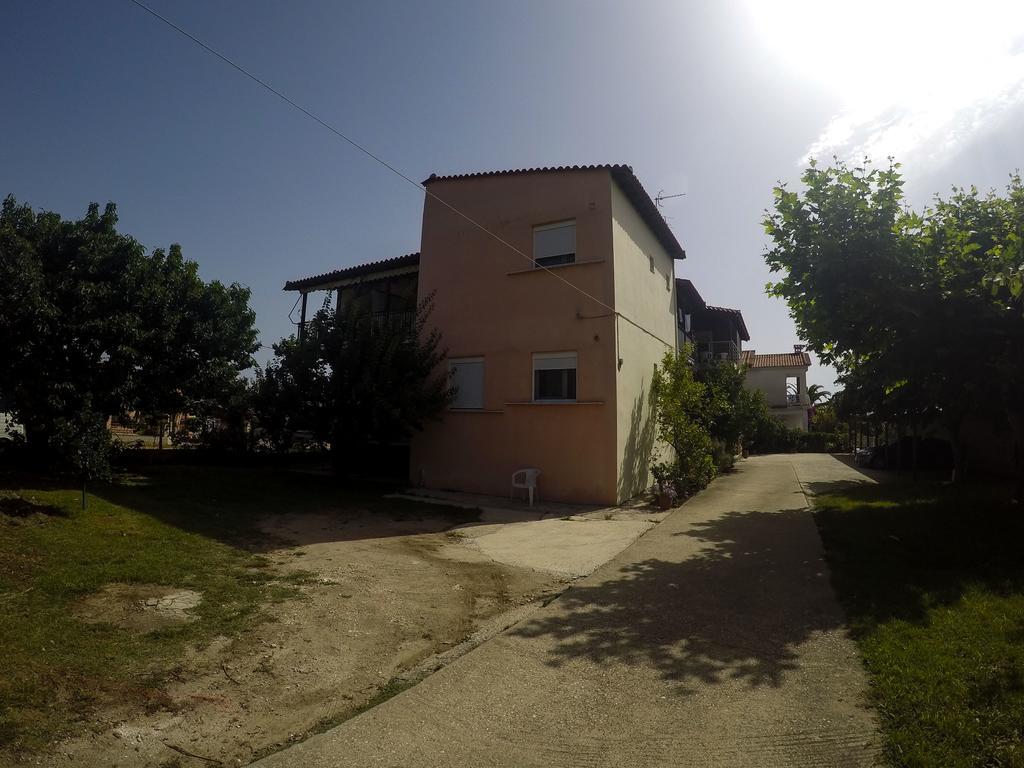 Ioannis Avrades Apartments Agiokampos Exterior foto