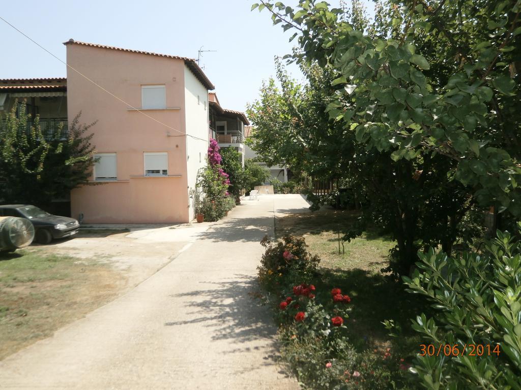 Ioannis Avrades Apartments Agiokampos Exterior foto